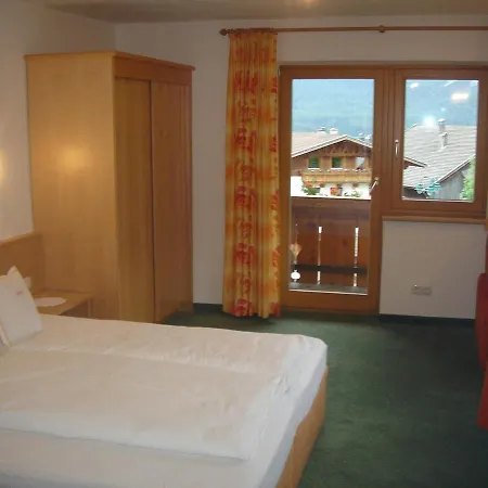 Ξενοδοχείο με διαμερίσματα Tyrol