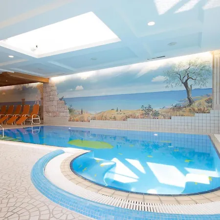 Ξενοδοχείο με διαμερίσματα Tyrol